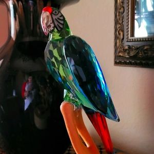 Retired Swarovski Macaw in mint condition